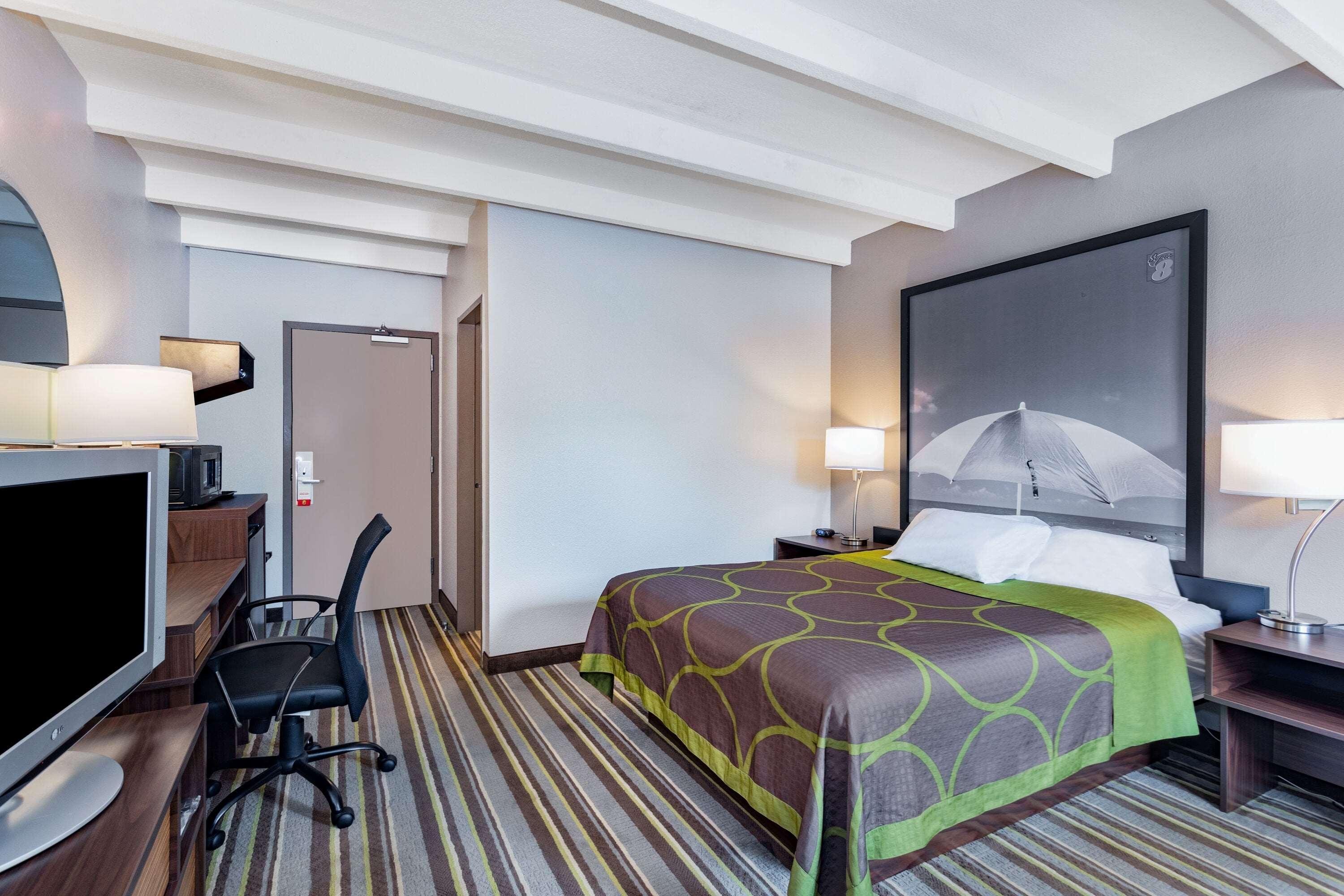 Super 8 By Wyndham Melbourne Motel Buitenkant foto